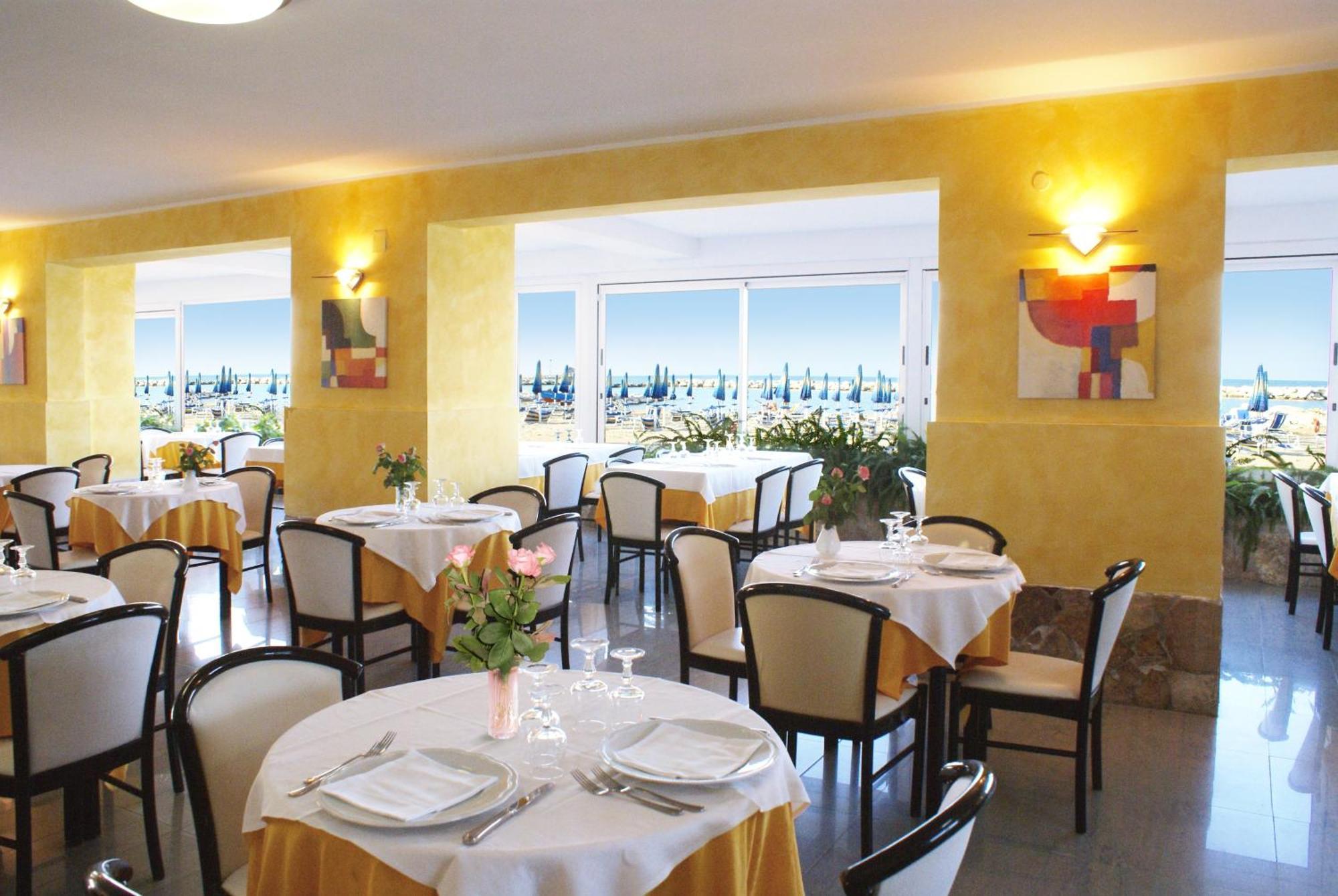 Hotel Strand مارينا دي مونتينيرو المظهر الخارجي الصورة