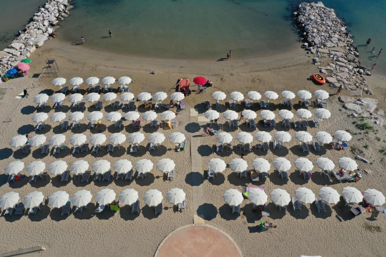 Hotel Strand مارينا دي مونتينيرو المظهر الخارجي الصورة